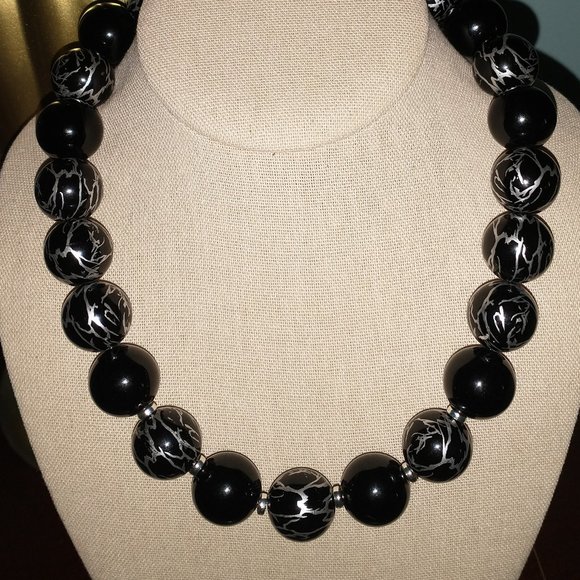 Necklace | Bracelet | Earring | Black and Silver | Chunky Beaded Necklace Set - Picture 7 of 13